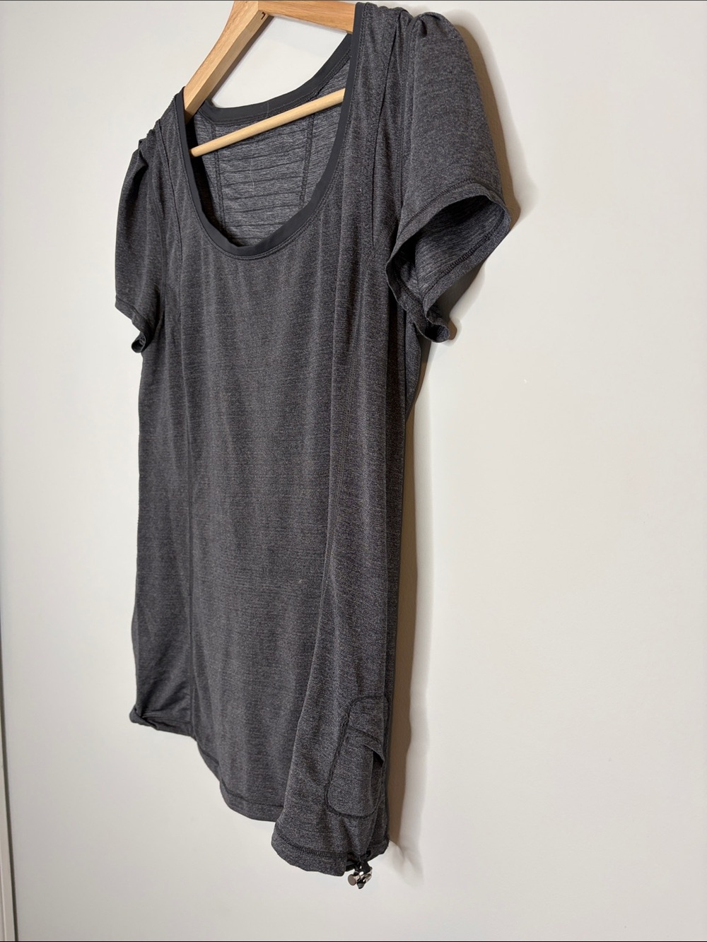 lululemon athletica Back on Track Charcoal Scoop Neck Short Sleeve Tee - Picture 3 of 9